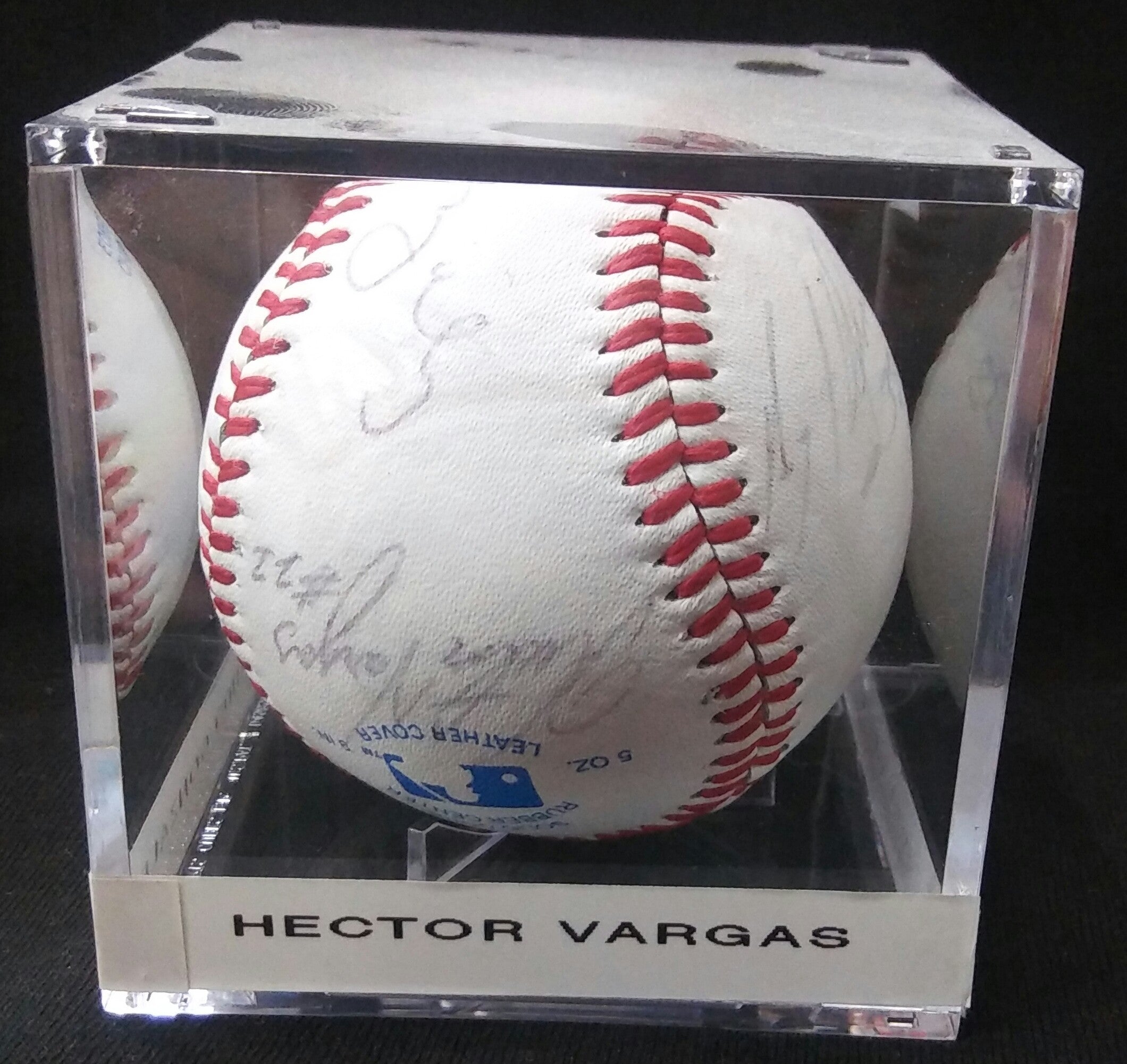 Bola de baseball autografiada por ....