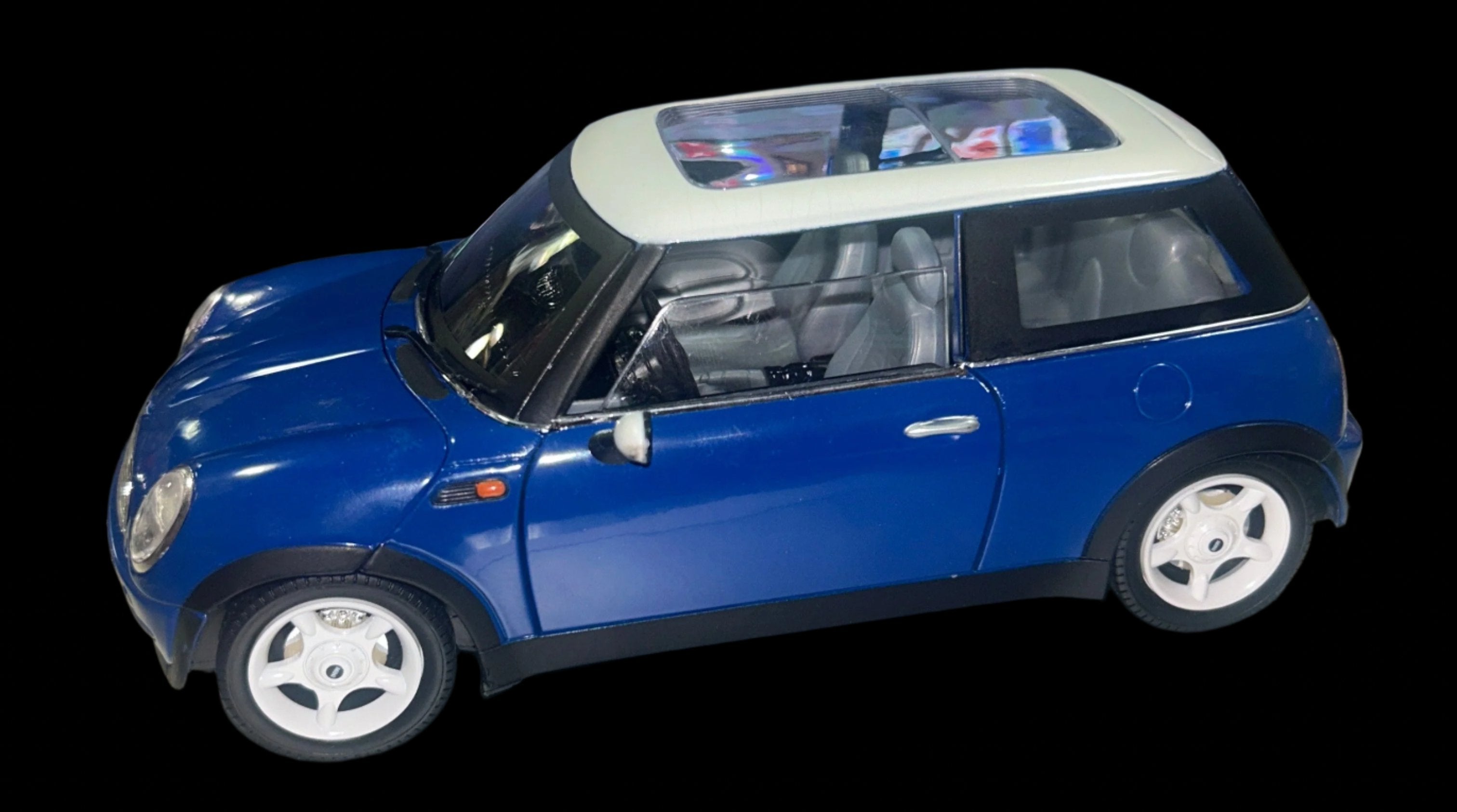 1/18 MINI COOPER METALLIC BLUE - SMART TOYS