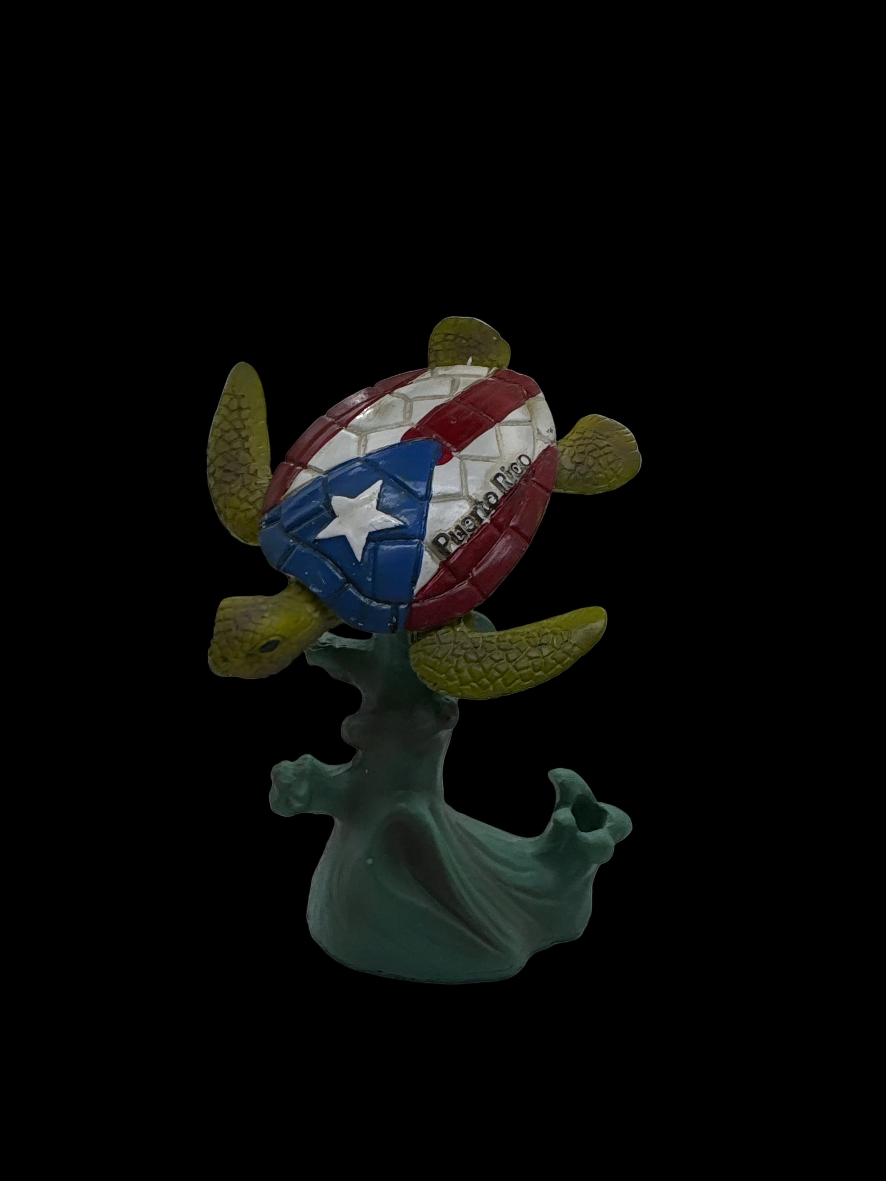 FIGURA PEN HOLDER DE TORTUGA DE PUERTO RICO Y BANDERA