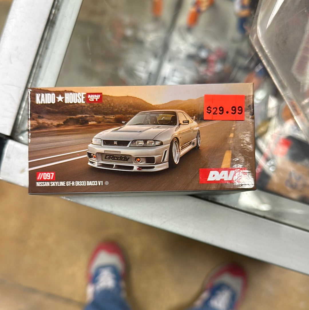 1/64 NISSAN SKYLINE GT-R (R33)