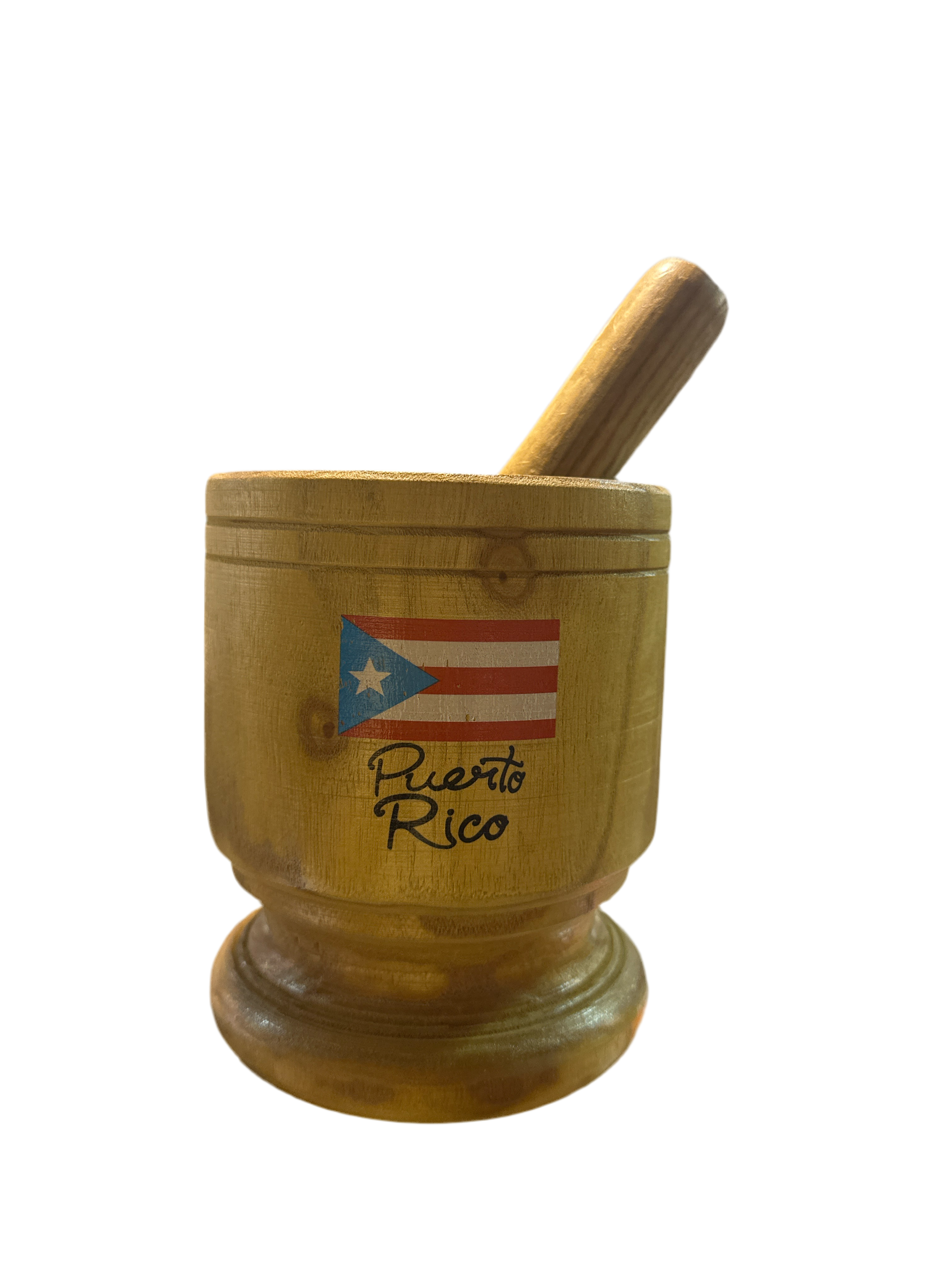 PILON DE MADERA CON BANDERA DE PUERTO RICO - WOODEN PILON WITH PUERTO RICO FLAG 14” - 16”.