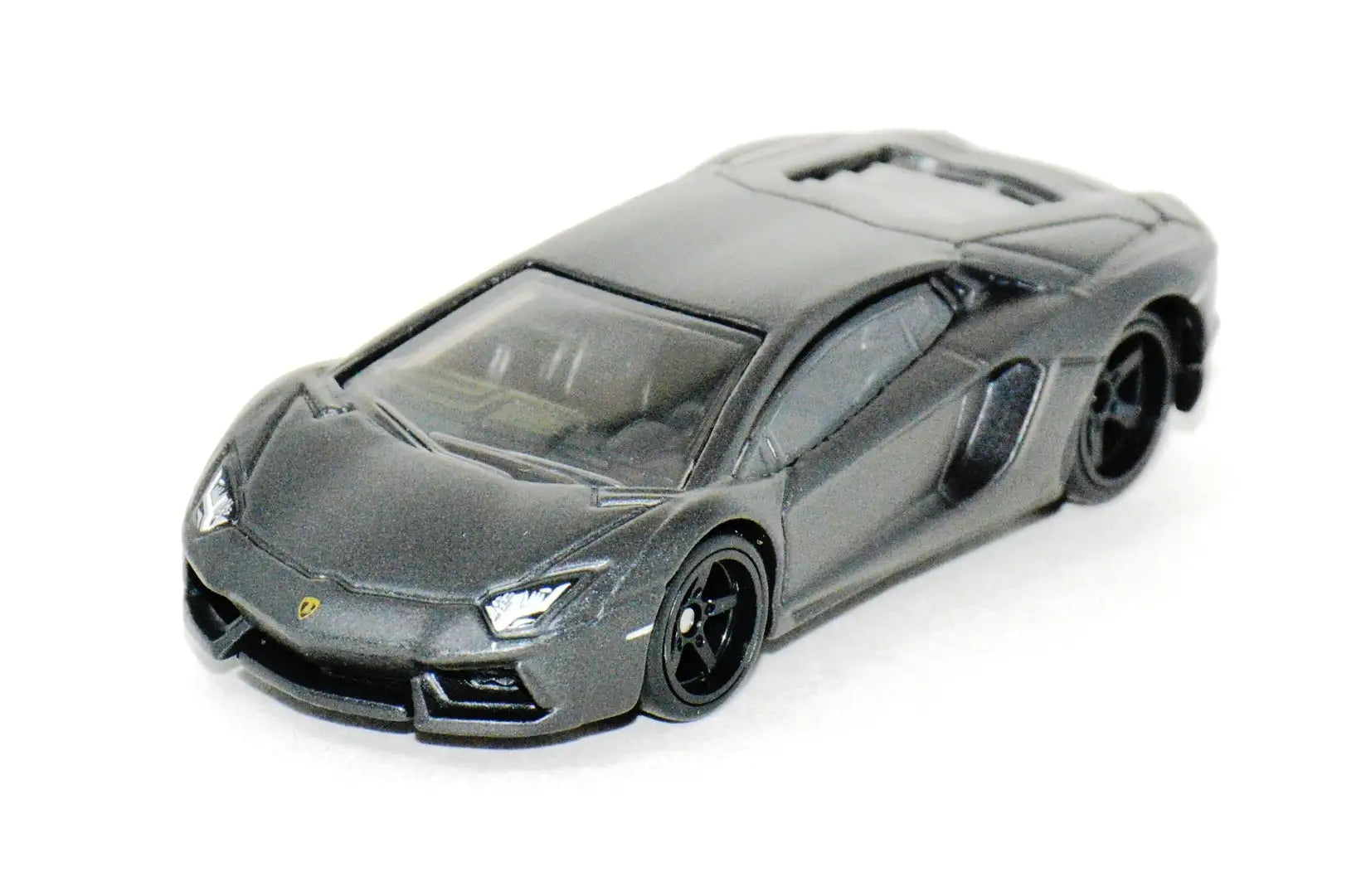 1/64 LAMBORGHINI AVENTADOR COUPE - FAST & FURIOUS