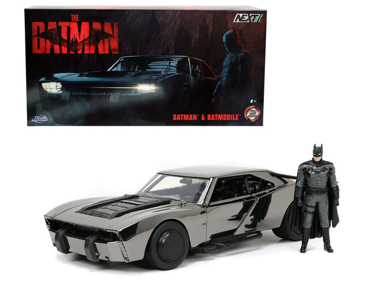 1:24 BATIMÓVIL Y BATMAN