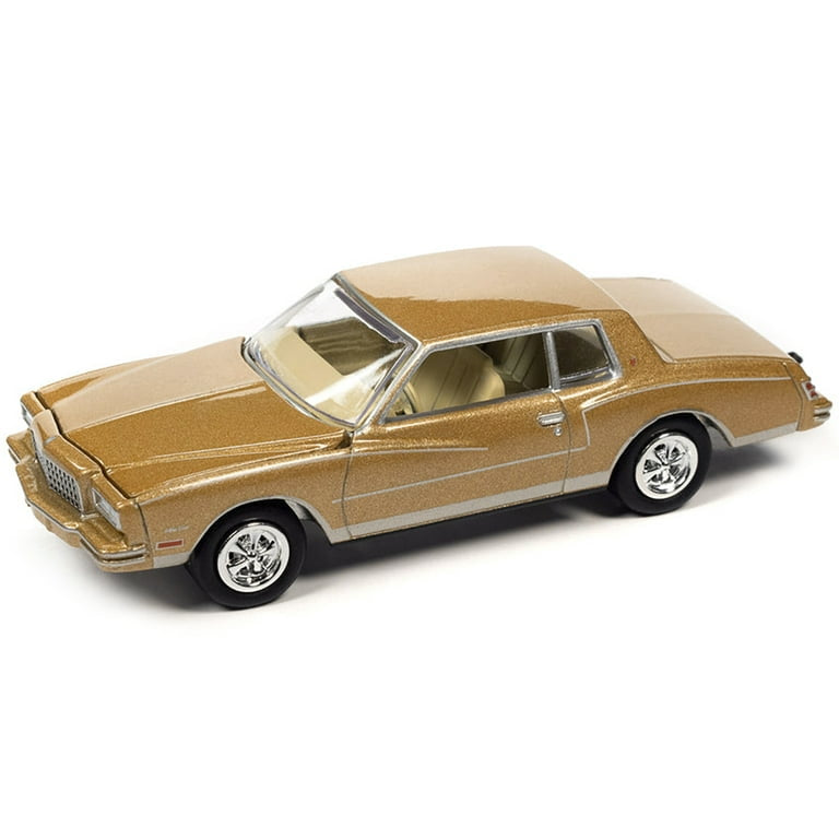 1/64 1980 CHEVROLET MONTE CARLO W/BASS BOAT LOGTH CAMEL POLY - TOW & GO