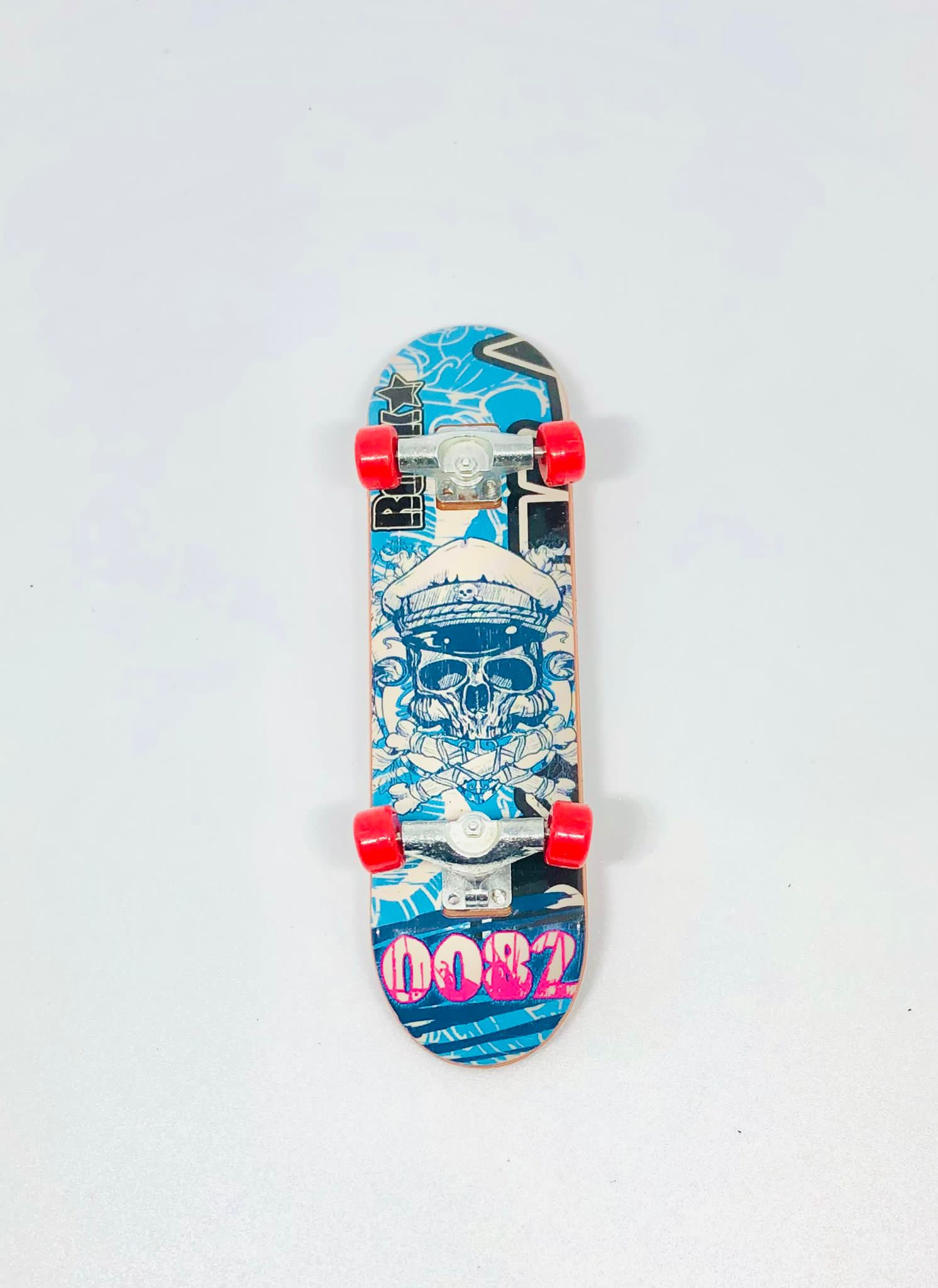 Hand skate board