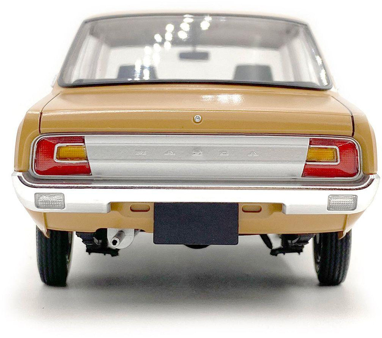 1/24 MAZDA FAMILIA PLASTIC MODEL KIT - FUJIMI