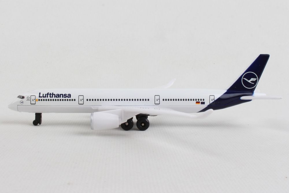 LUFTHANSA AIRLINES SINGLE PLANE