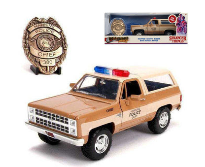 1/24 CHEVY BLAZER DE HOPPER CON PLACA DE POLICÍA - STRANGER THINGS