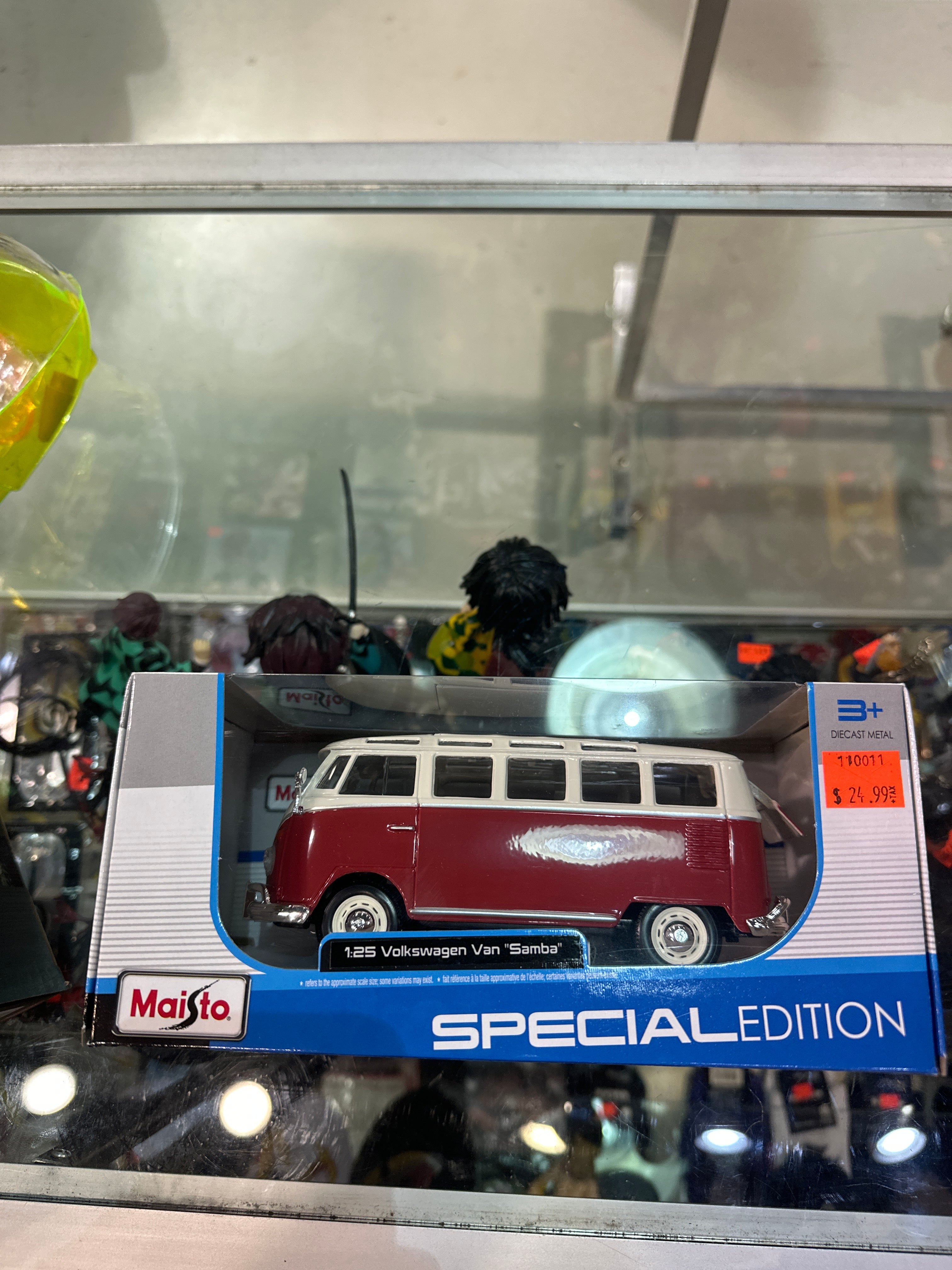 1/25 VOLKSWAGEN VAN “SAMBA” - MAISTO