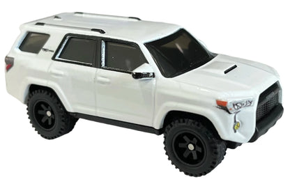 1/64 2028 TOYOTA 4RUNNER - HW BOULEVARD