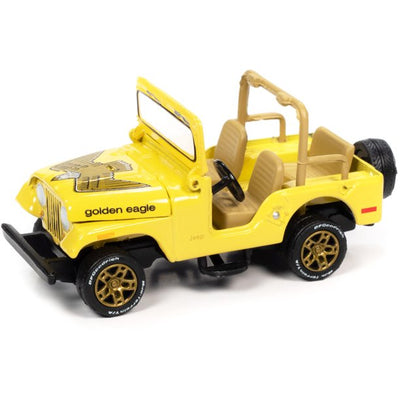 JEEP CJ-5 AMARILLO CON GRÁFICOS GOLDEN EAGLE, ESCALA 1/64 - COLECCIÓN CLASSIC GOLD