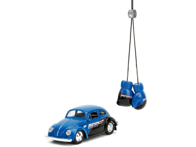 VOLKSWAGEN BEETLE 1959 A ESCALA 1/32 Y GUANTES DE BOXEO - PUNCH BUGGY