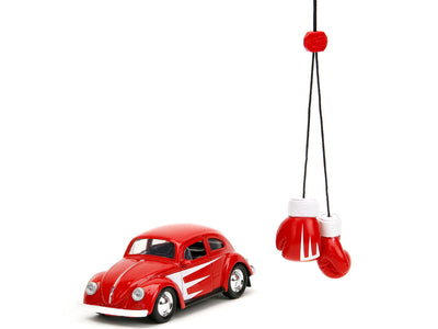 VOLKSWAGEN BEETLE 1959 A ESCALA 1/32 Y GUANTES DE BOXEO - PUNCH BUGGY