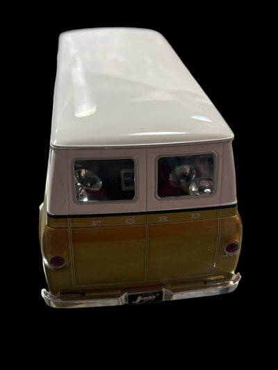AUTOBÚS FORD ECONOLINE 1965 a escala 1/24