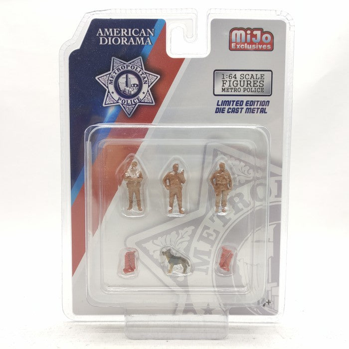 1/64 METROPOLITAN POLICE "CHASE"  - AMERICAN DIORAMA FIGURE