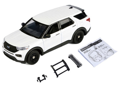 1/24 2022 FORD POLICE INTERCEPTOR WHITE BUILDER KIT - MOTOR MAX