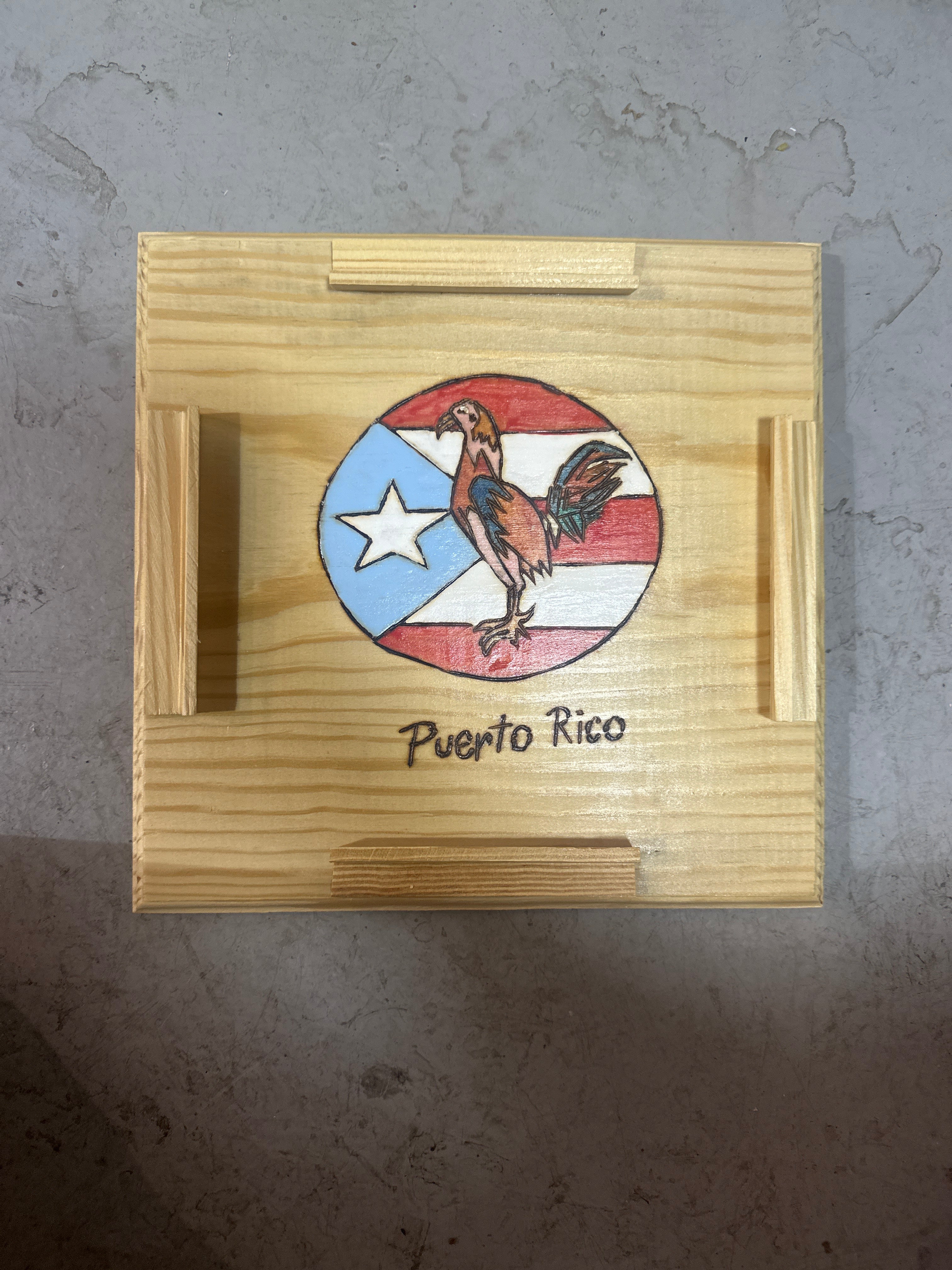 MESA DOMINO PUERTO RICO ARTESANAL EN MADERA PEQUEÑA