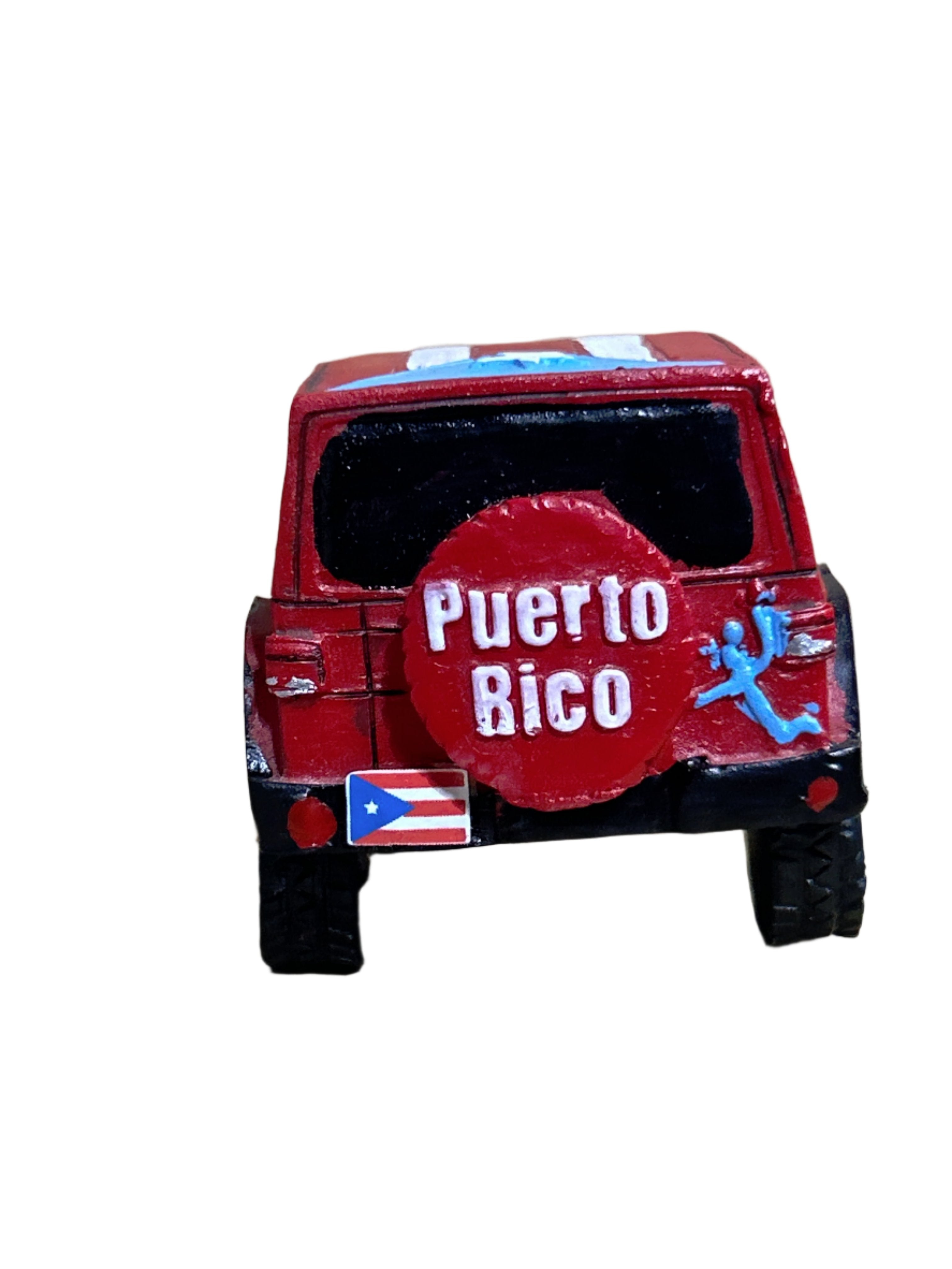 FIGURA DE JEEP CON BANDERA DE PUERTO RICO