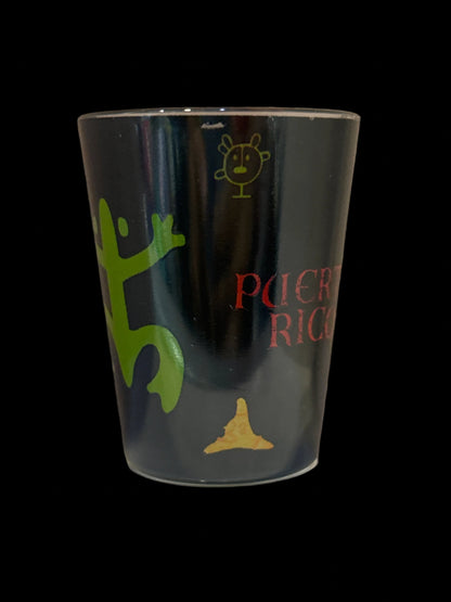 Vaso de chupito con símbolos taínos de Puerto Rico de 3" y fondo negro