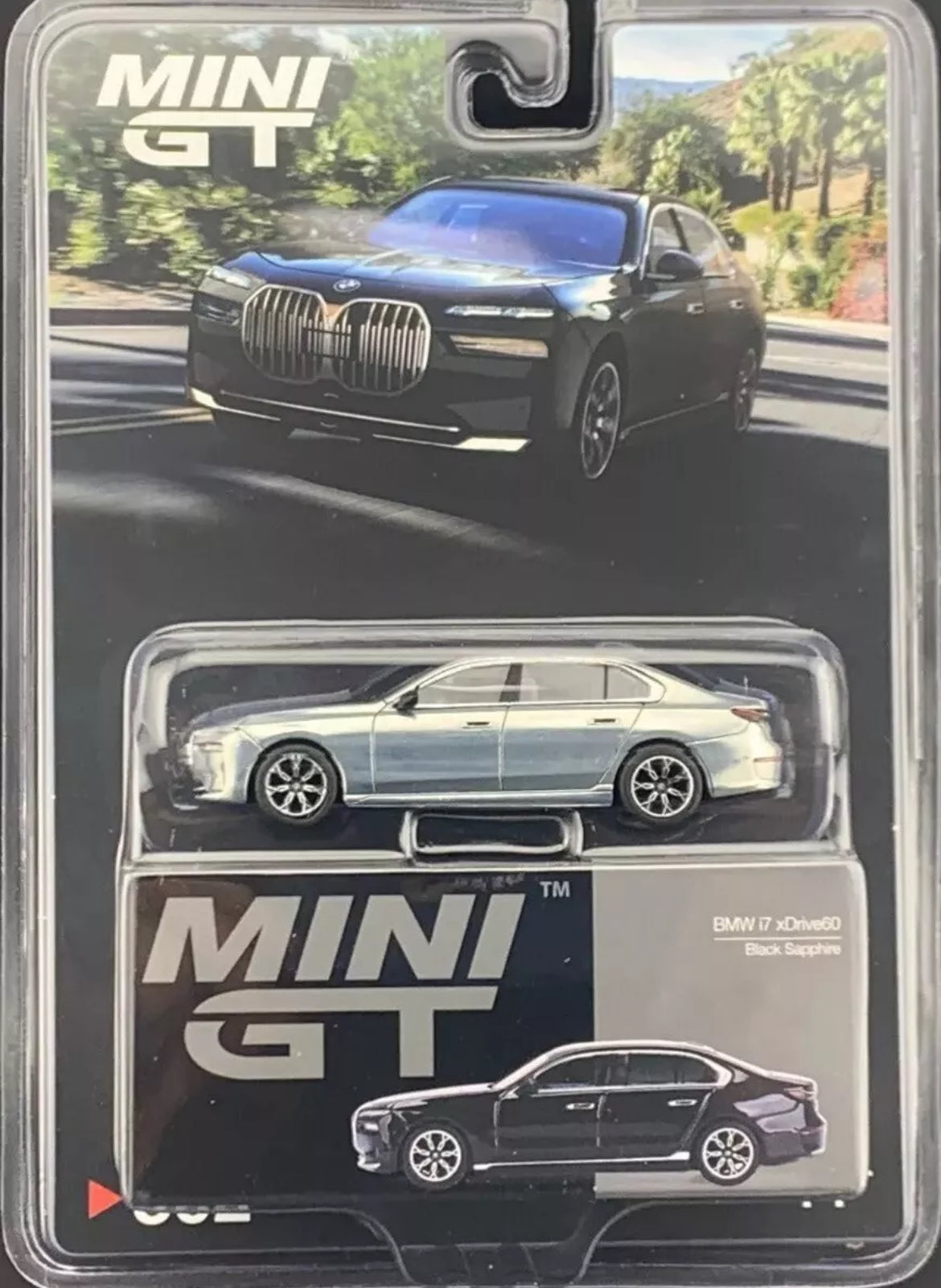 1/64 BMW i7 xDRIVE60 DRAVIT GREY (CHASE “RAW”) - MINI GT