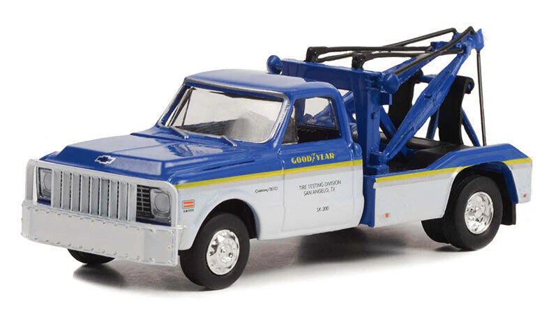 1/64 1969 CHEVROLET C-30 DUALLY WRECKER - GOODYEAR TIRE TESTING DIVISION - DUALLY DRIVERS