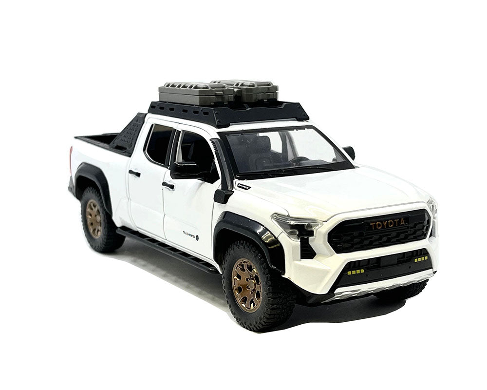 1/24 TOYOTA TACOMA TRAIL HUNTER - WHITE