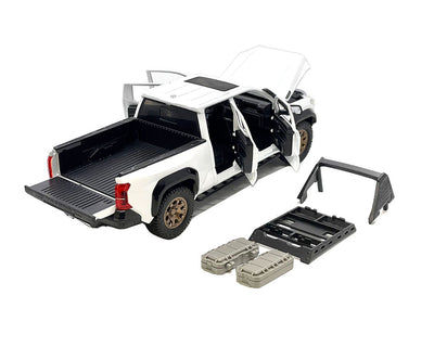 1/24 TOYOTA TACOMA TRAIL HUNTER - WHITE