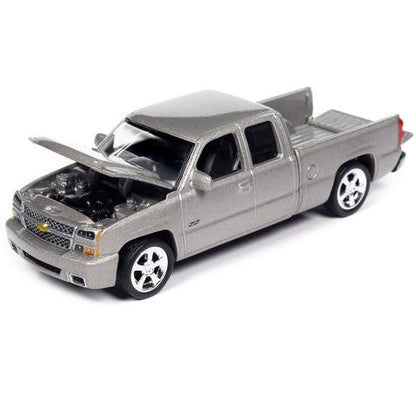 1/64 2006 CHEVY SILVERADO SS - MUSCLE TRUCKS