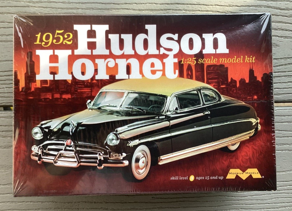 1/25 1952 HUDSON HORNET MODEL KIT