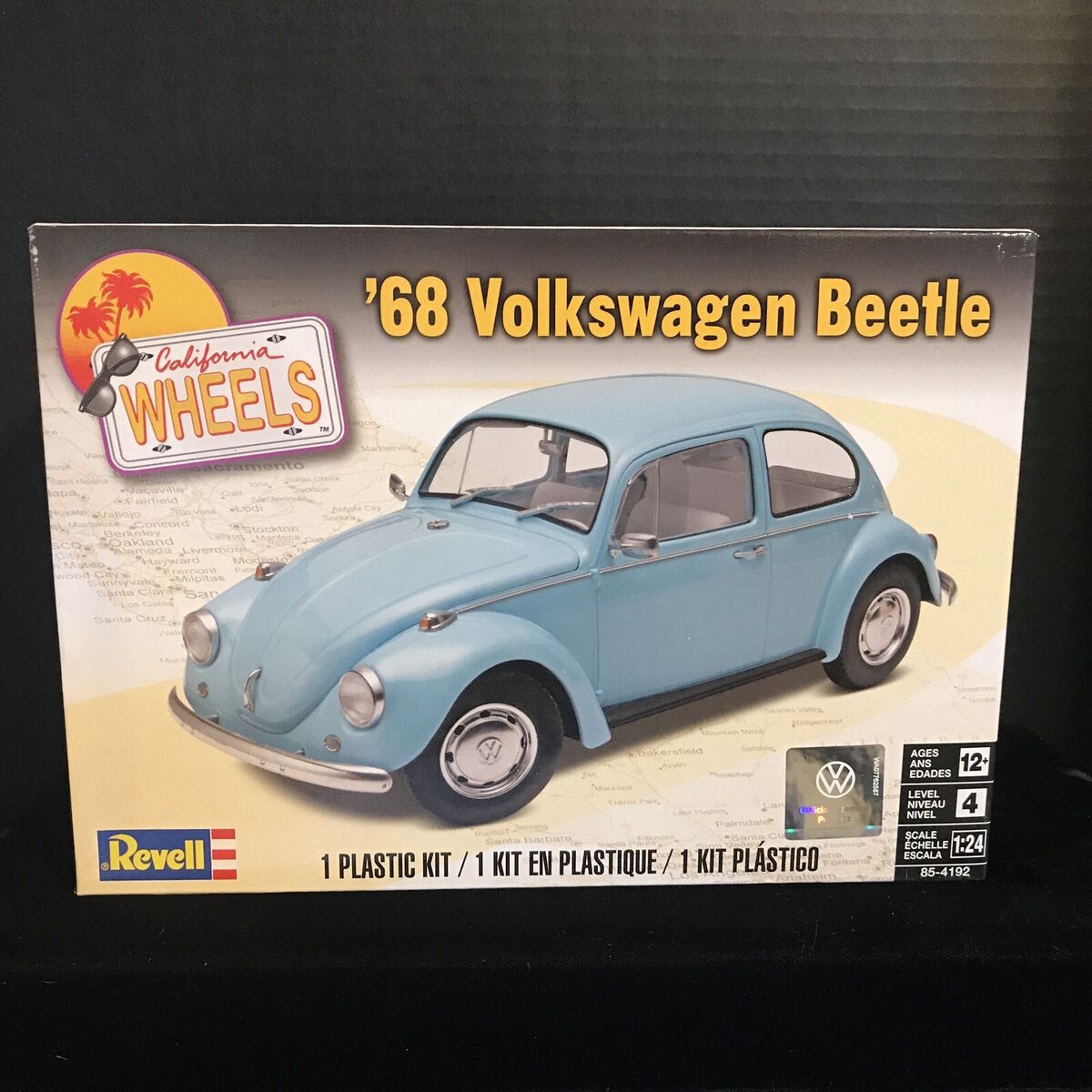 1/25 1968 VOLKSWAGEN BEETLE MODEL KIT - REVELL