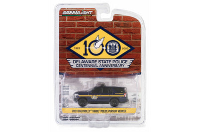 VEHÍCULO DE PERSECUCIÓN POLICIAL CHEVROLET TAHOE 2023 A ESCALA 1/64 POLICÍA ESTATAL DE DELAWARE ANIVERSARIO DEL CENTENARIO - 100 AÑOS