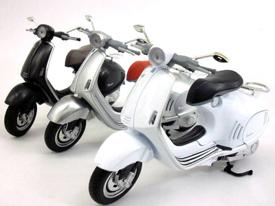 1/12 VESPA 946 - NUEVO RAY