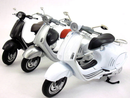 1/12 VESPA 946 - NEW RAY