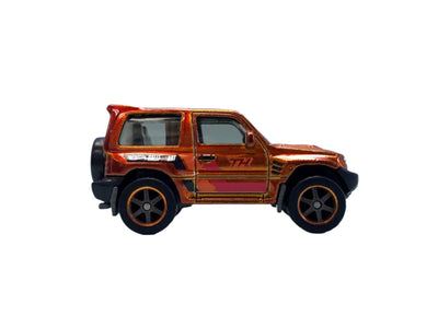 1/64 MITSUBISHI PAJERO EVOLUTION - SÚPER BÚSQUEDA DEL TESORO