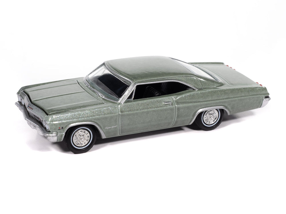 1/64 1965 CHEVY IMPALA SS 396 - AUTO WORLD