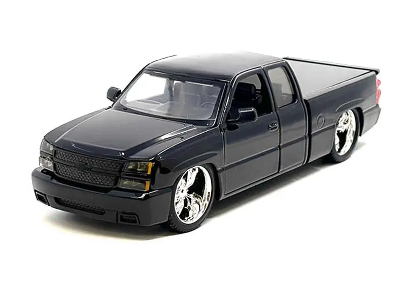 1/24 2006 CHEVY SILVERADO CUSTOM BLACK - MOTOR MAX