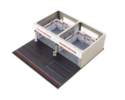 DIORAMA DE GARAJE DE CARRERAS HONDA A ESCALA 1/64 - TARMAC WORKS 