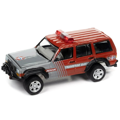 1/64 JEEP CHEROKEE XJ WITH BOAT & TRAILER  - TOW & GO