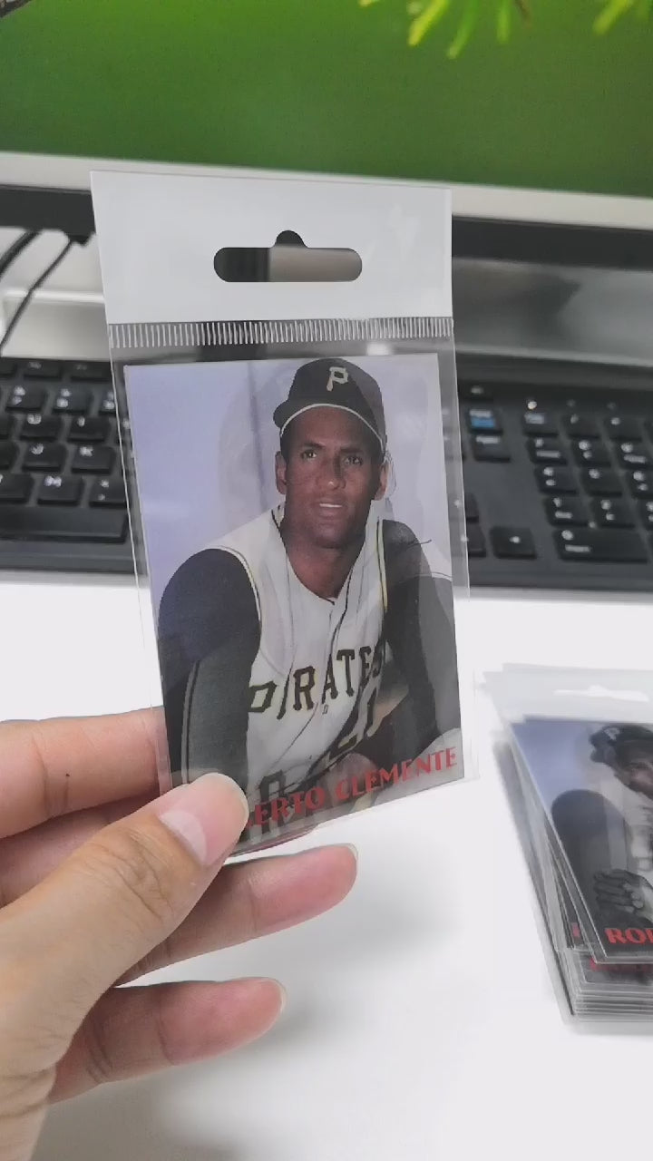 Load video: ROBERTO CLEMENTE 3D card