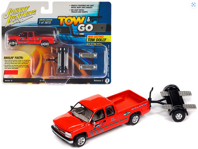 CHEVY SILVERADO 2002 A ESCALA 1/64 CON CARRETILLA DE REMOLQUE - REMOLQUE Y LLEVAR
