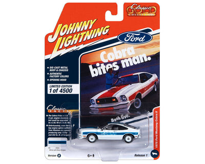 1/64 FORD MUSTANG COBRA II 1978 - COBRA MUERDE AL HOMBRE