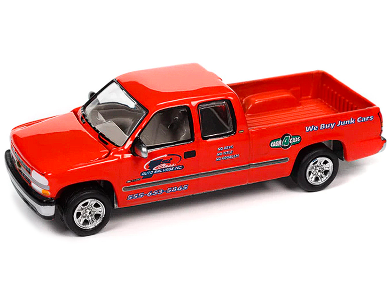 1/64 2002 CHEVY SILVERADO WITH TOW DOLLY - TOW & GO