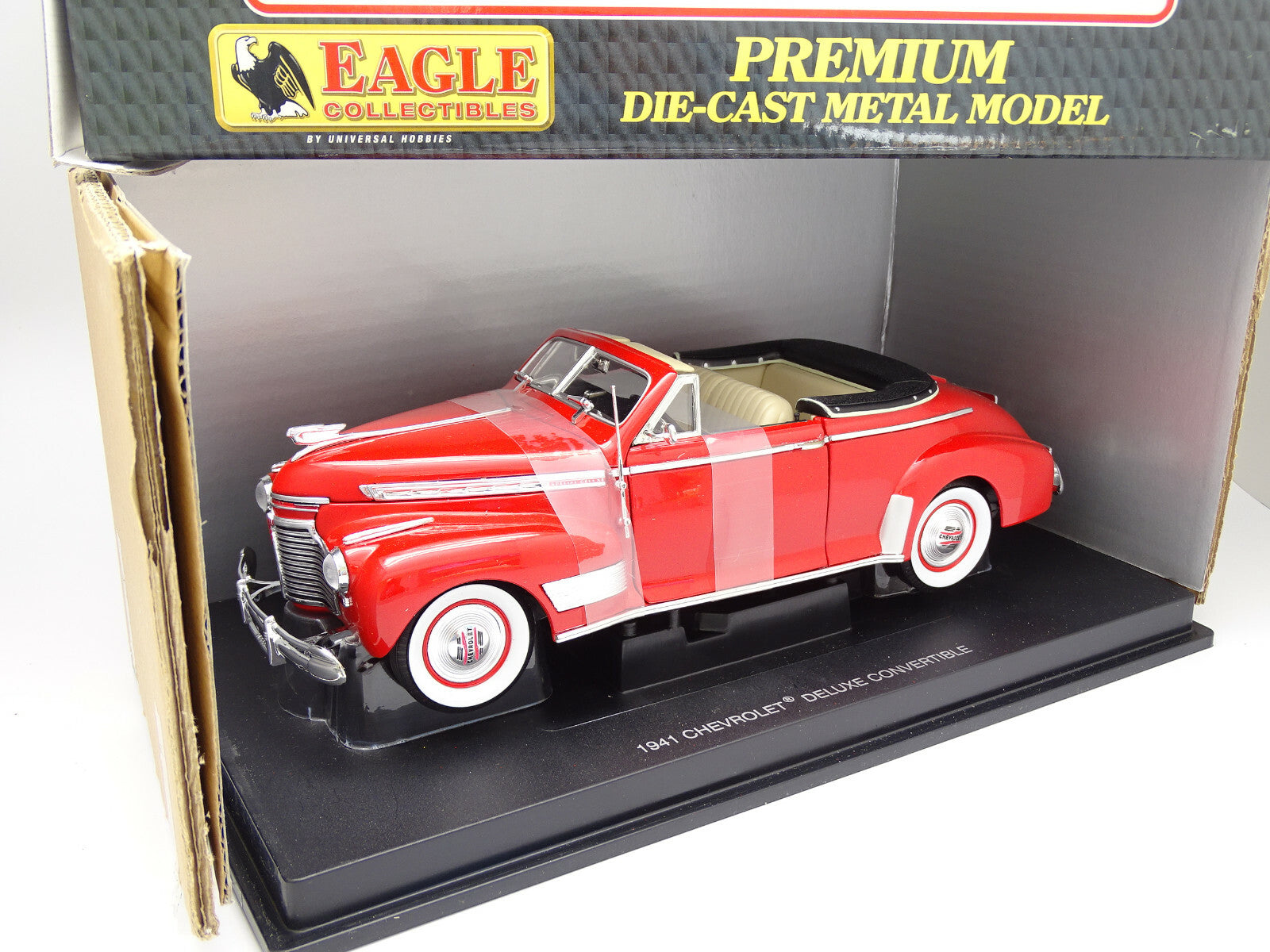 1/18 1941 CHEVROLET DELUXE CONVERTIBLE PREMIUM DIE-CAST METAL MODEL - EAGLE COLLECTIBLES