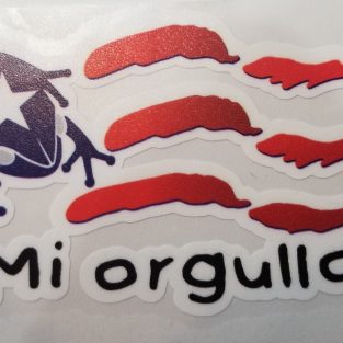 Sticker de PR - Bandera (Area de estrella es un coquí) dice: "Mi orgullo".